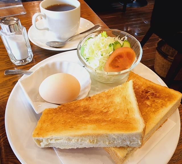 喫茶店のモーニングセット