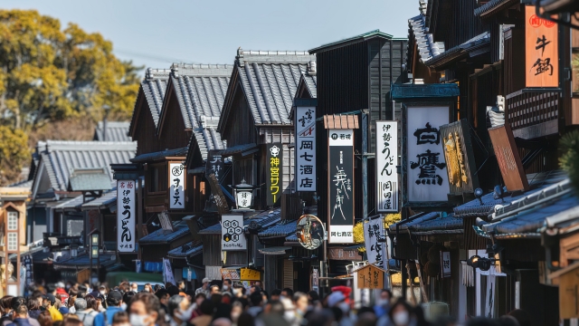 伊勢神宮おはらい町の賑わい