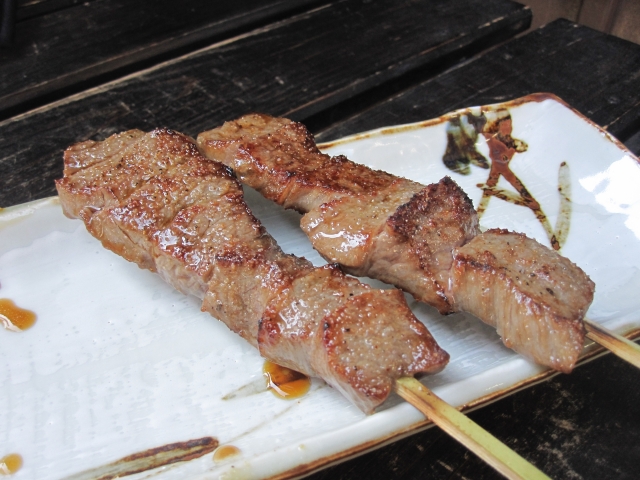 飛騨牛の串焼き
